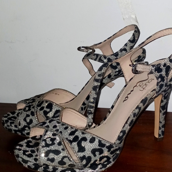 Shoes - Picture 1 of 2